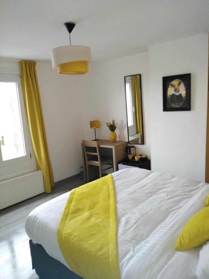 Hotel Les Remparts La Madelaine-sous-Montreuil Esterno foto