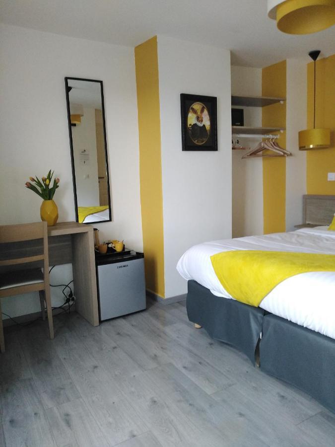 Hotel Les Remparts La Madelaine-sous-Montreuil Esterno foto