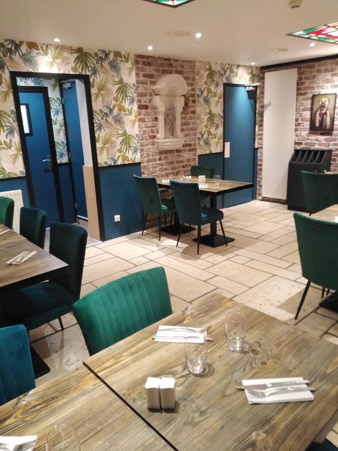 Hotel Les Remparts La Madelaine-sous-Montreuil Esterno foto