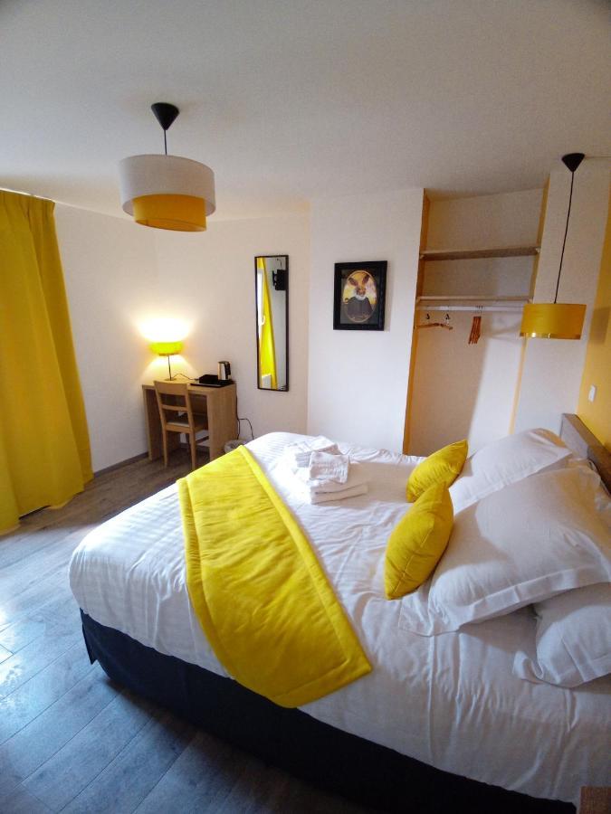 Hotel Les Remparts La Madelaine-sous-Montreuil Esterno foto